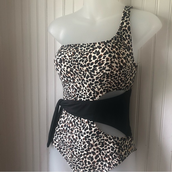 VINCE CAMUTO Retail $126 Tanzania Cheetah One-Shoulder Wrap Tie Swimsuit Size 10 - Picture 2 of 6